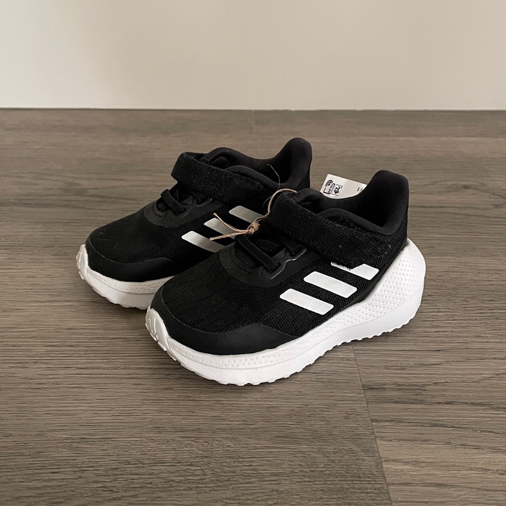 Infant/Toddler Adidas EQ21 RUN Sneakers Size 5 NWT